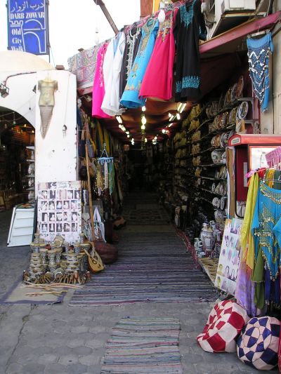 een steegje met kleine spulletjes zoals ook in Turkije