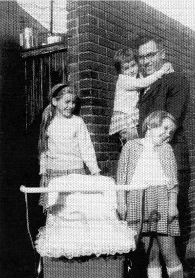 met mijn zusjes en vader