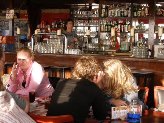 Laurie, Eva en Gideon (in gesprek)